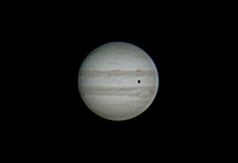 Jupiter + Ganymed - Schatten + GRF am 3.5.2003 --- Nachricht aus Osaka: Schwarzes Loch bei Jupiter entdeckt? --- Jupitermond Europa Bahnstrung ab 9.11.2024